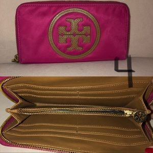 Tory Burch zipper wallet